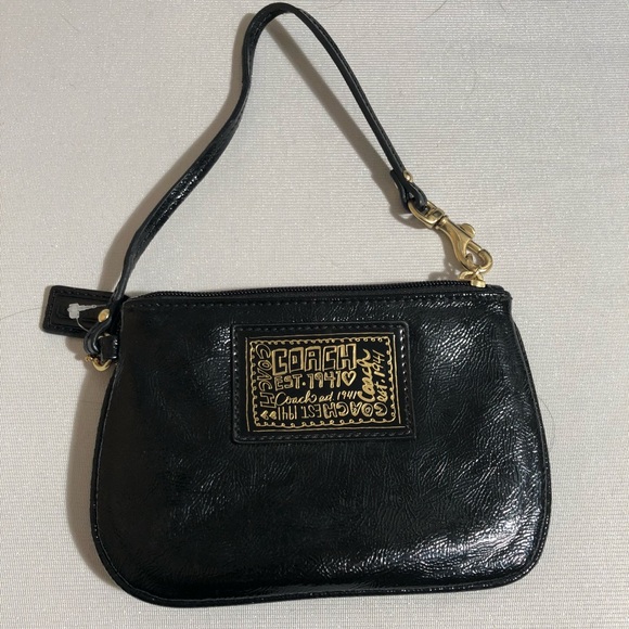 Coach Poppy black patent leather logo wristlet - Picture 1 of 6